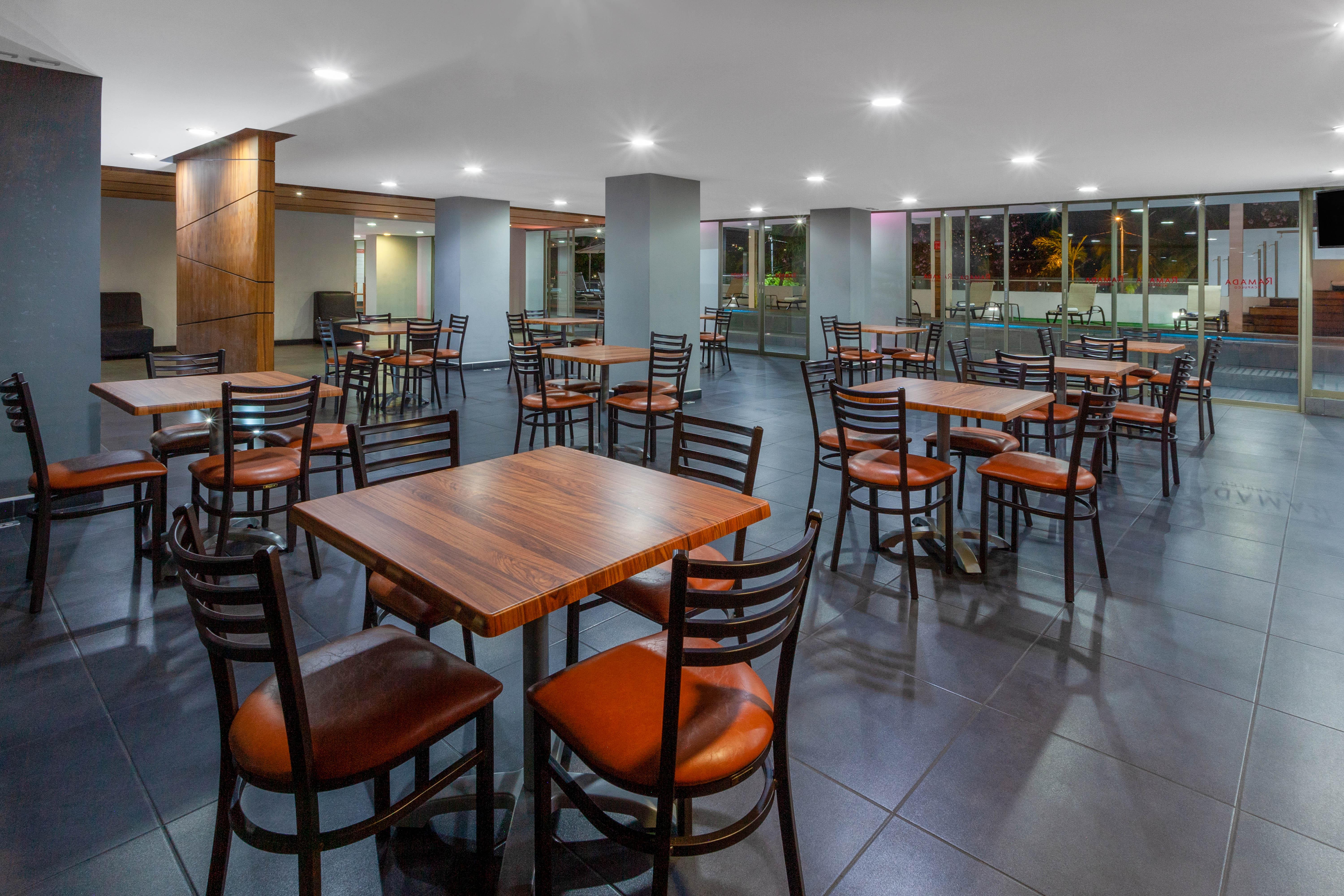 Ramada By Wyndham Acapulco Hotel & Suites Ngoại thất bức ảnh