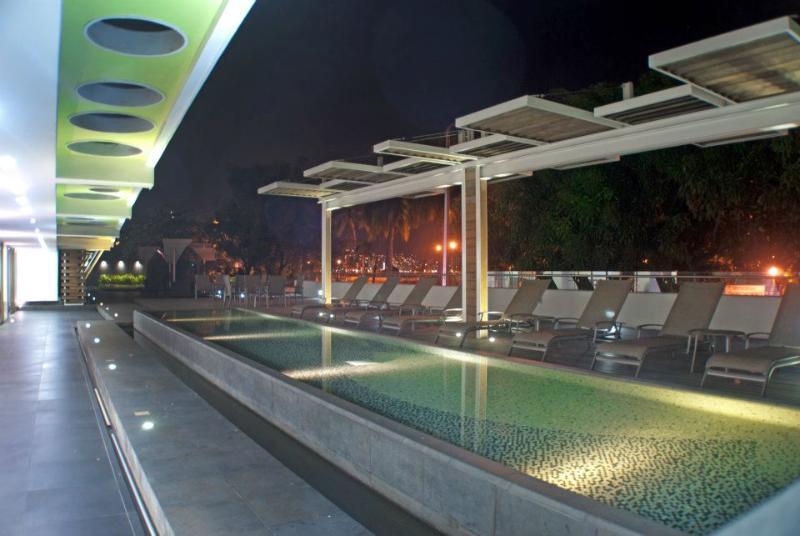 Ramada By Wyndham Acapulco Hotel & Suites Ngoại thất bức ảnh