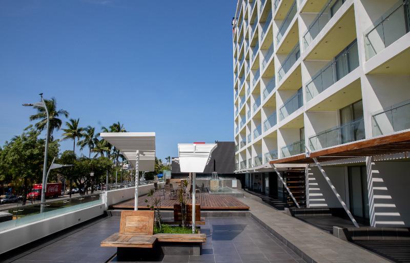 Ramada By Wyndham Acapulco Hotel & Suites Ngoại thất bức ảnh